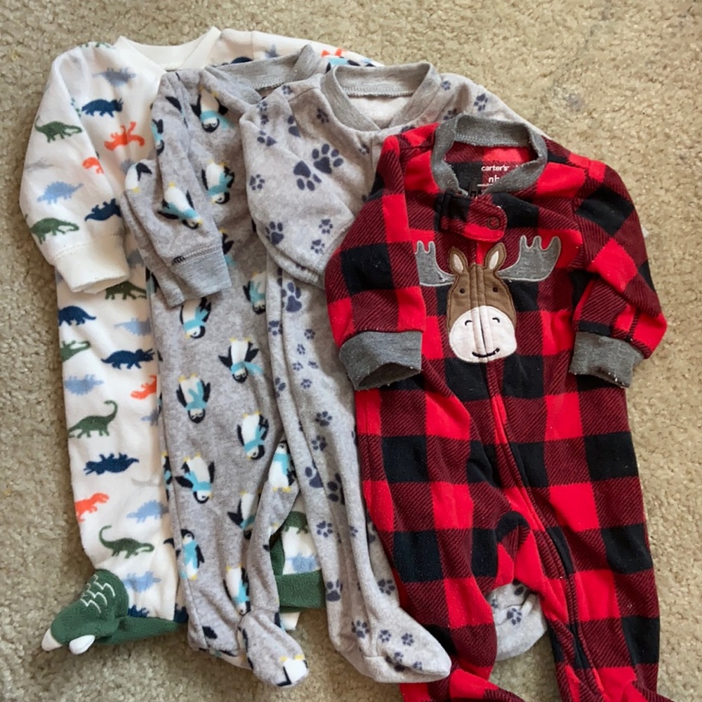 Carter’s nb fleece onesie